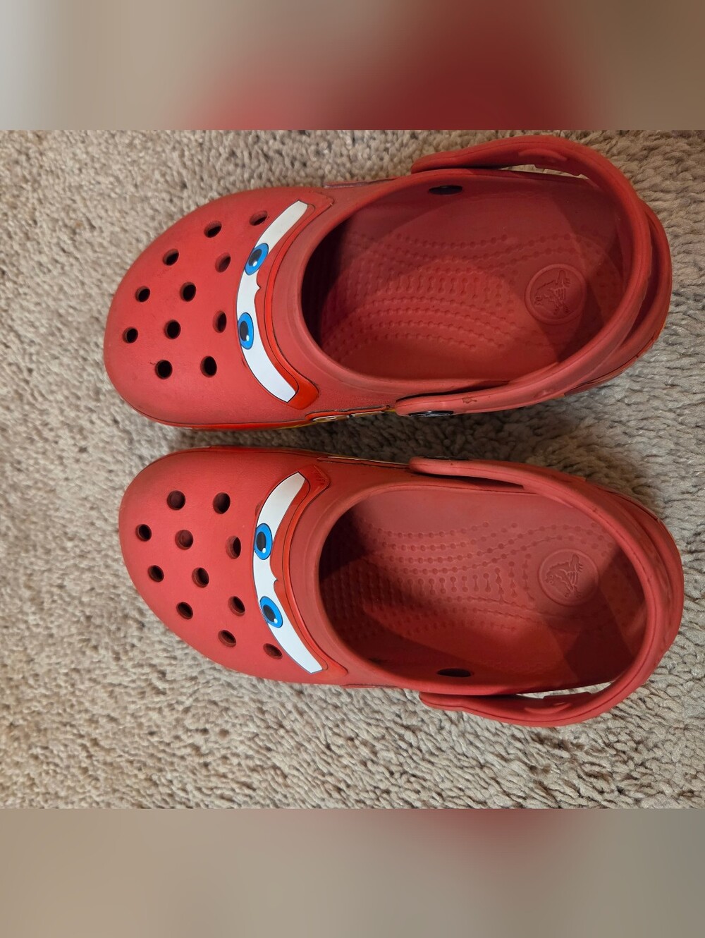 CROCS Kids Lightning McQueen Red Clogs - Picture 6 of 7